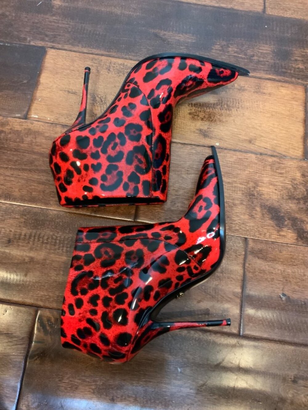 Dolce&Gabbana D&G Red & Black Leopard-Print Pointed Ankle Booties Size 10.5 | 41 - Picture 5 of 8